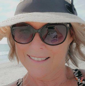 Meet your Posher, Connie